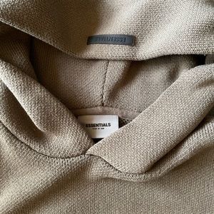 Essentials pullover color harvest